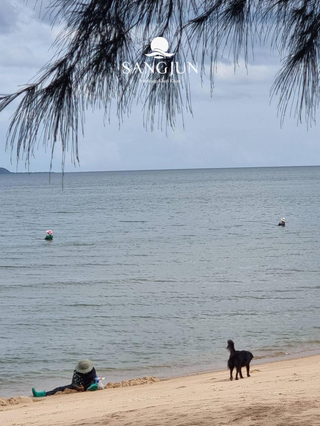 Sangjun On Beach Resort Bang Saphan Exterior photo