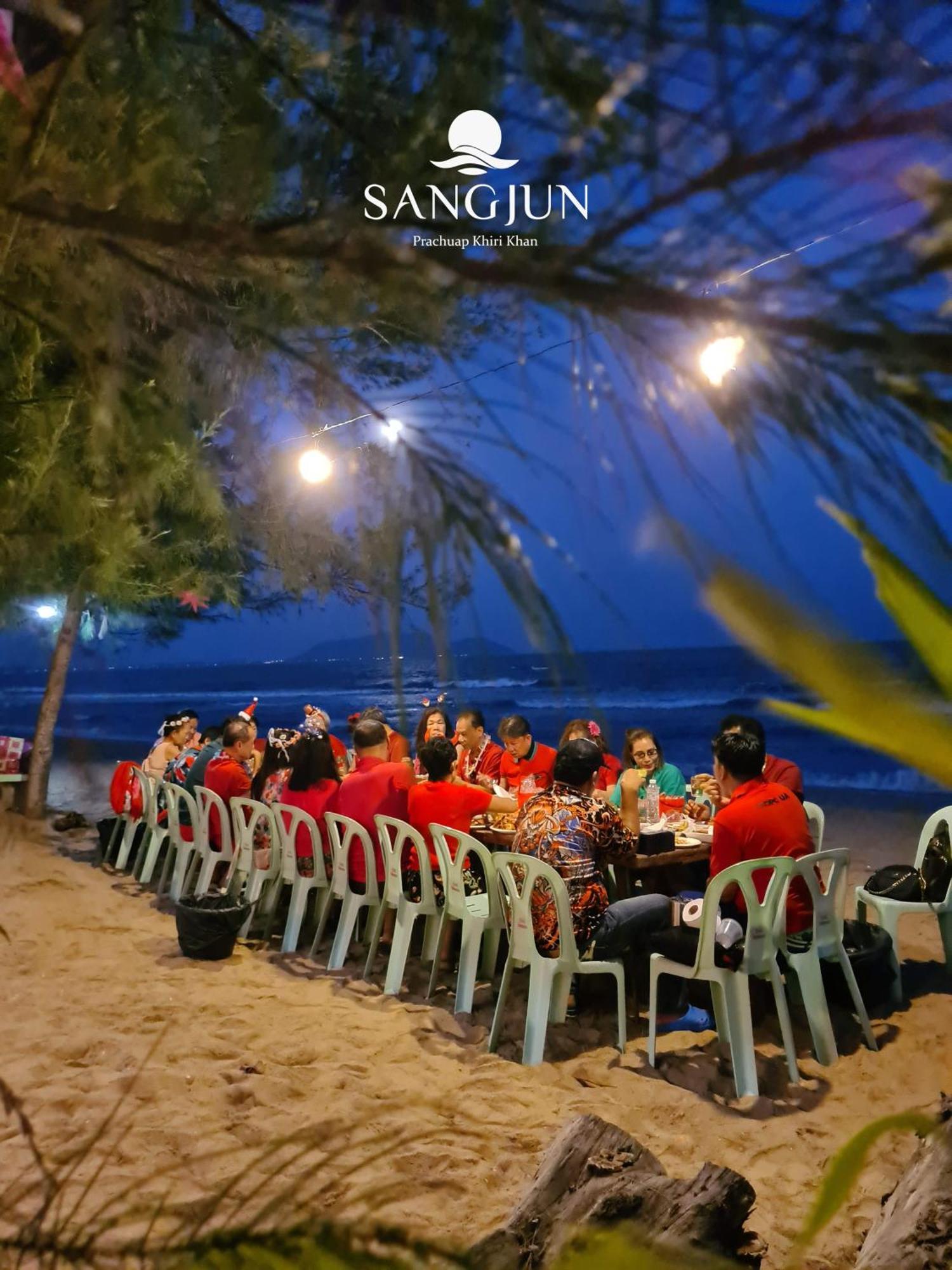 Sangjun On Beach Resort Bang Saphan Exterior photo