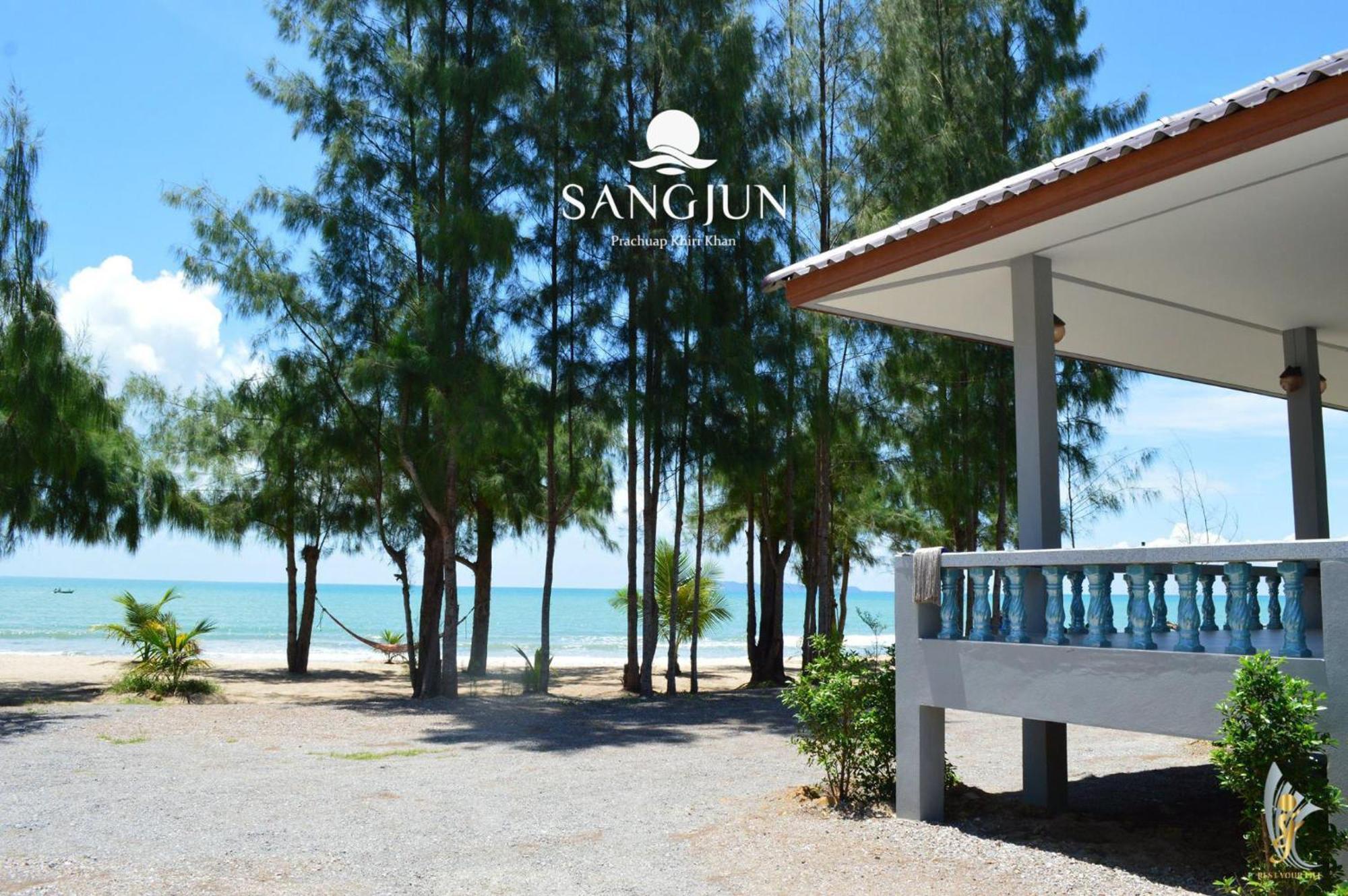 Sangjun On Beach Resort Bang Saphan Exterior photo